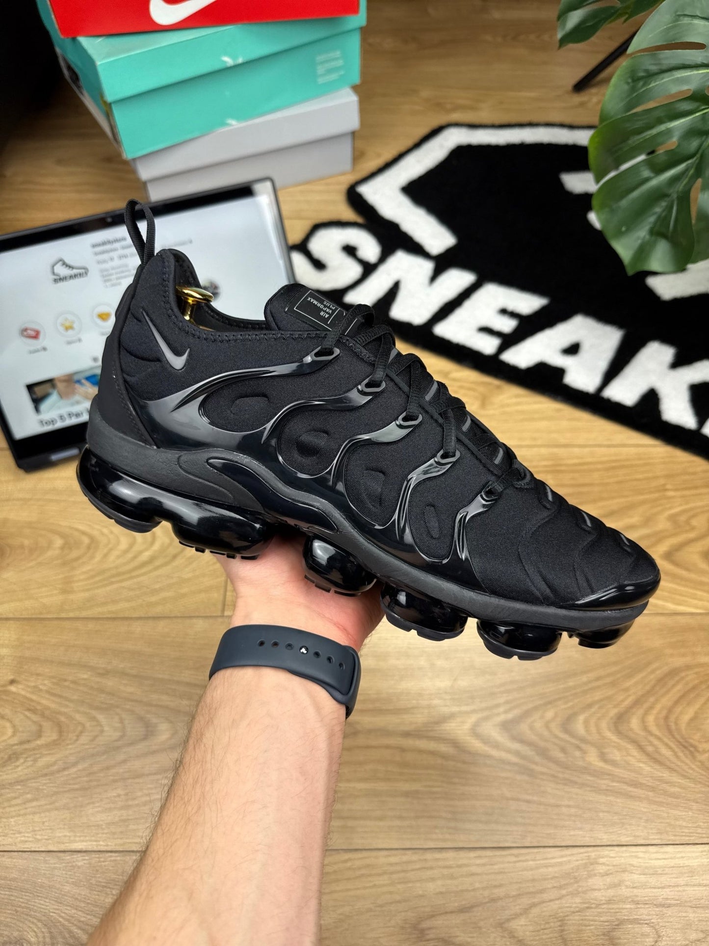 Nike Air Vapormax Plus (45.5)