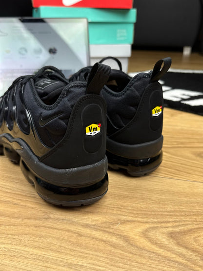 Nike Air Vapormax Plus (45.5)