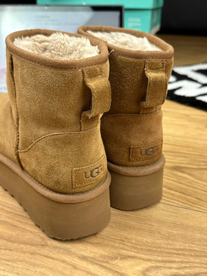 UGG Classic Mini Platform (39)