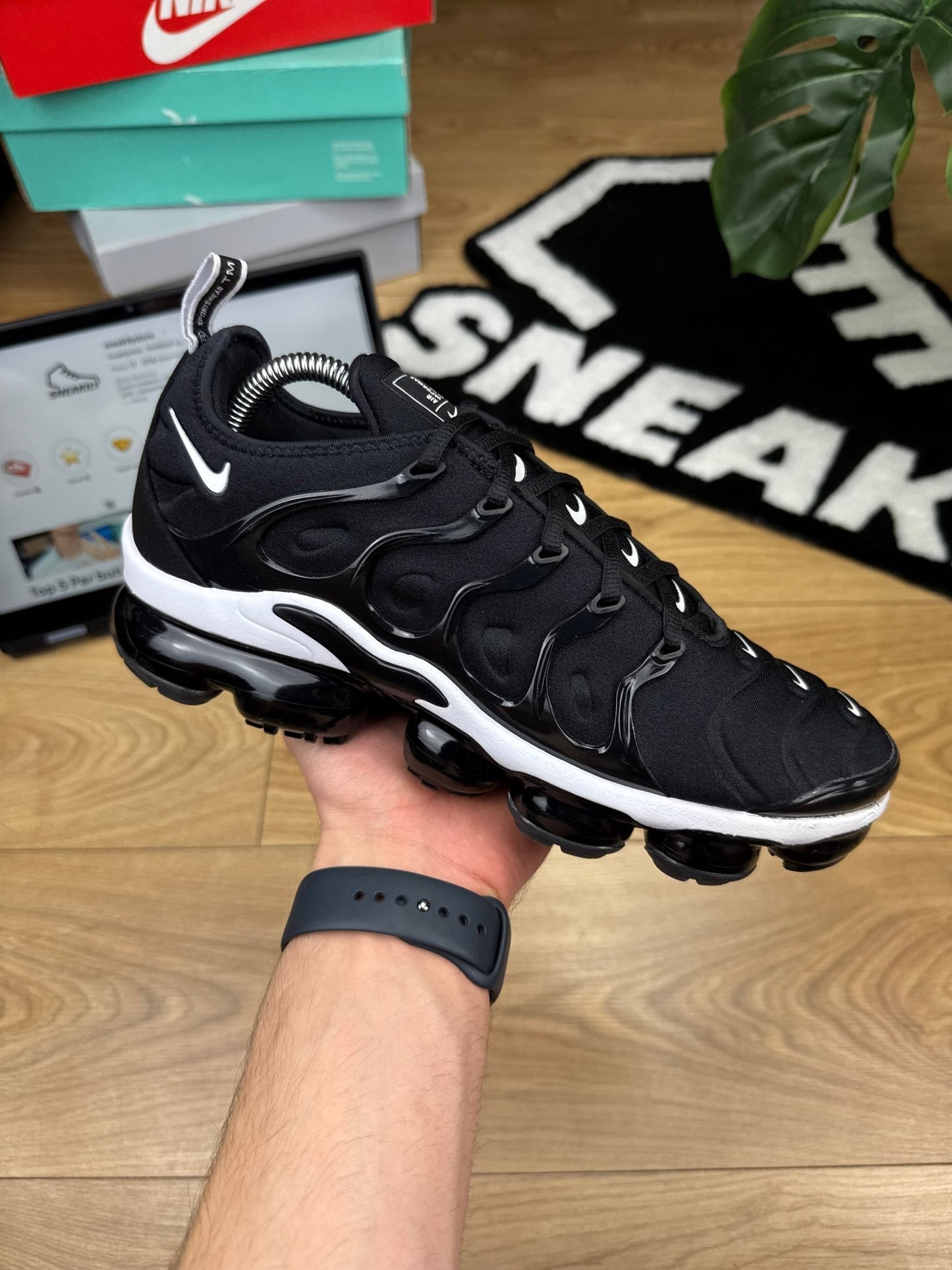 Nike Air Vapormax Plus (42)