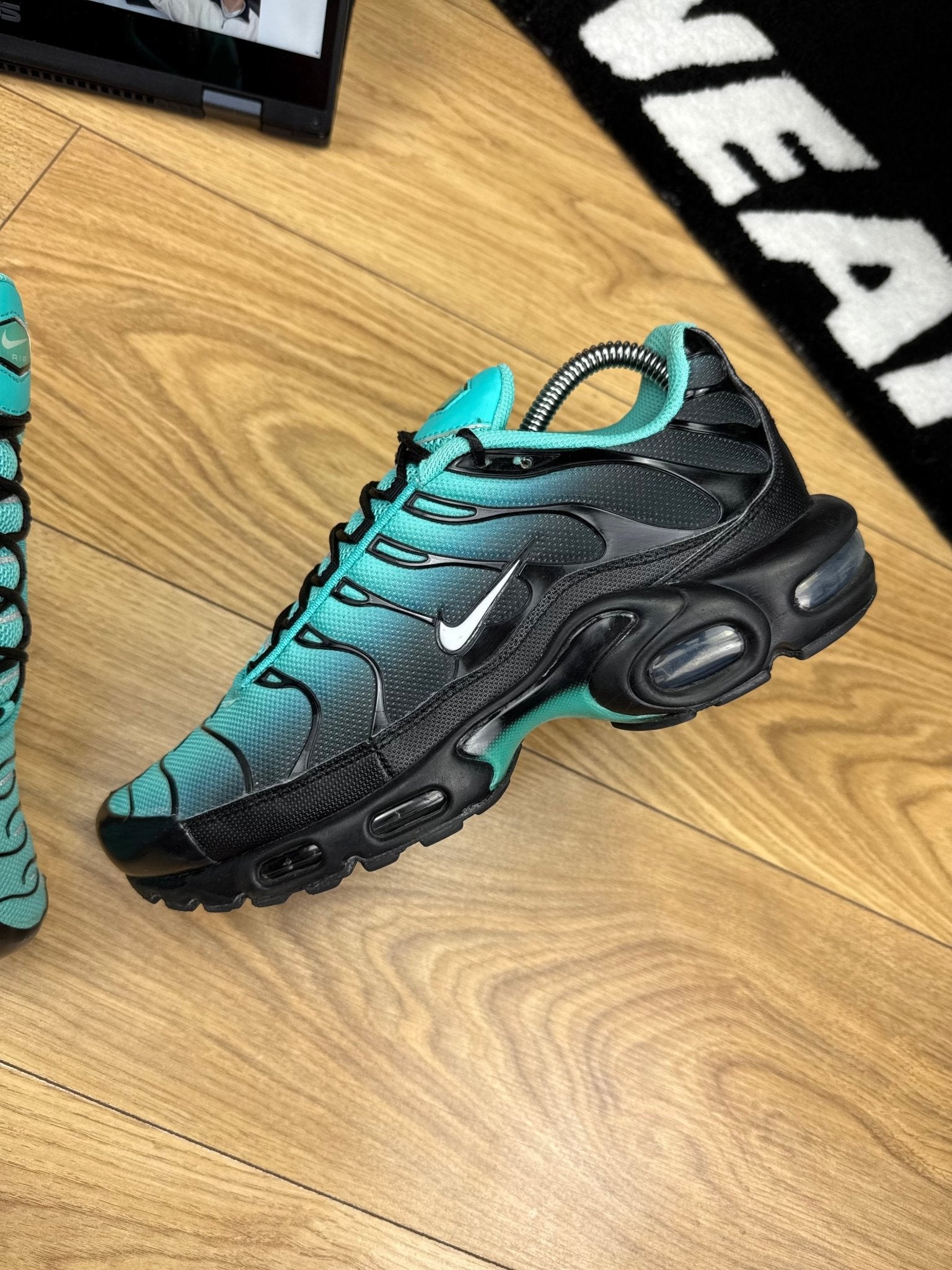 Nike Air Max Plus (42) - sneakilystore