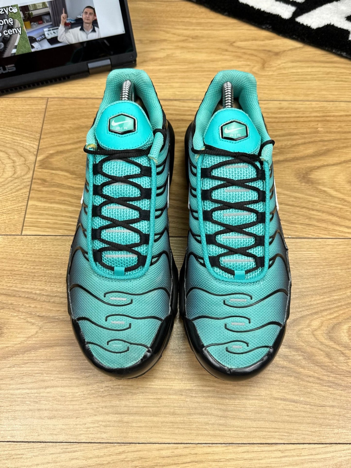 Nike Air Max Plus (42) - sneakilystore