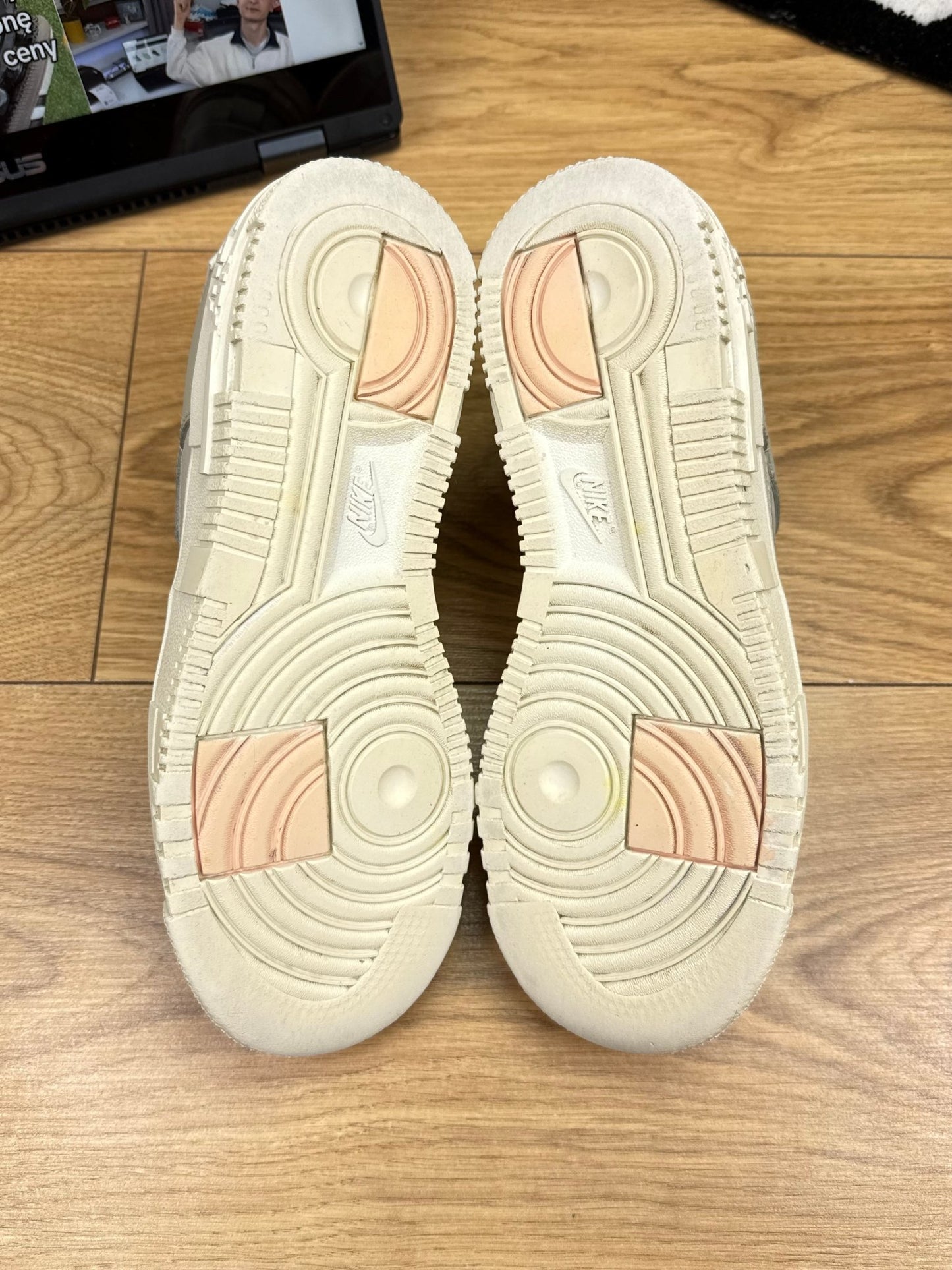 Nike Air Force 1 Pixel (38)