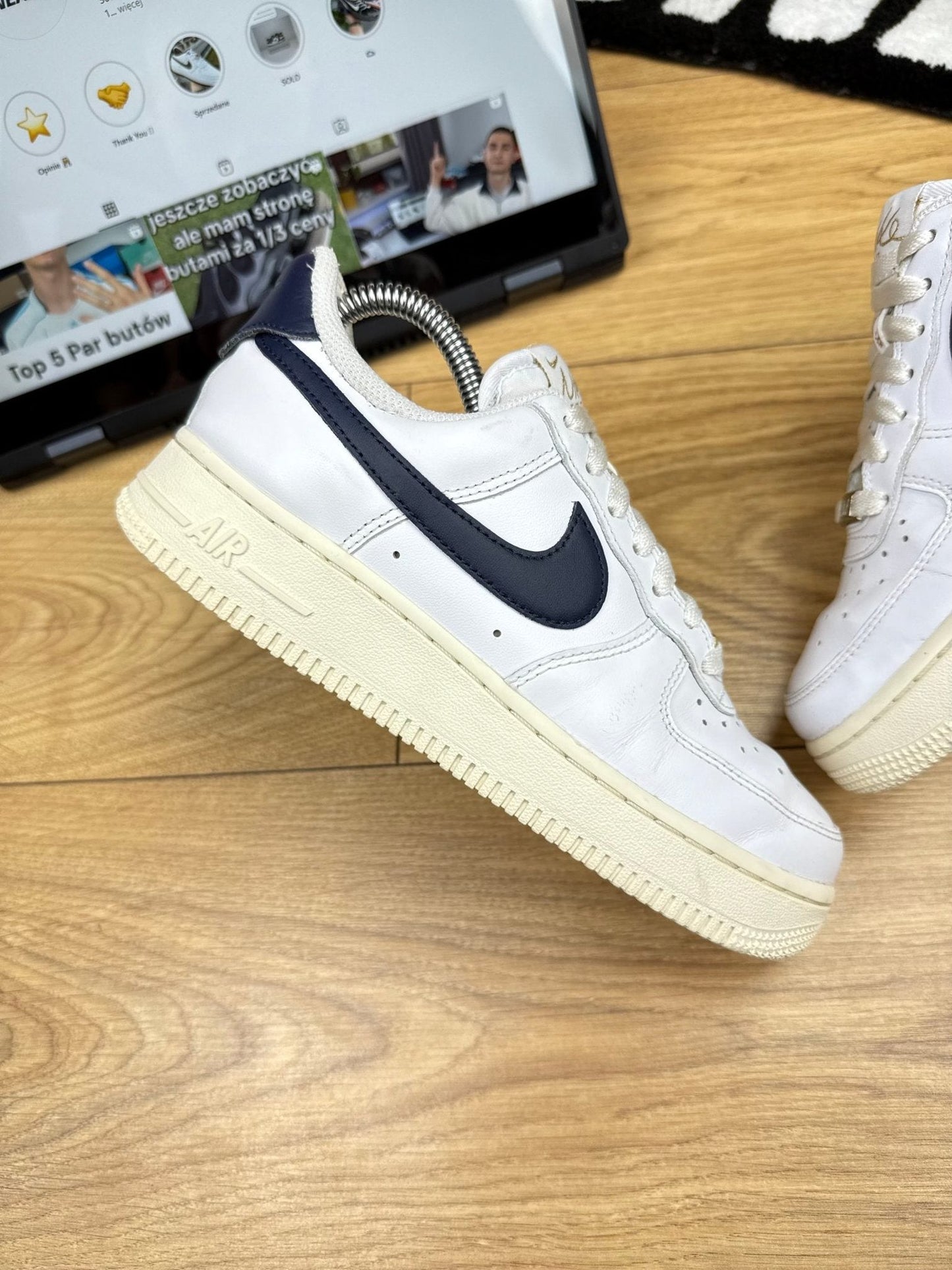 Nike Air Force 1 ’07 FlyEase — buty sportowe damskie w bardzo dobrym stanie rozmiar 36.5, zewnętrzny panel prawego buta