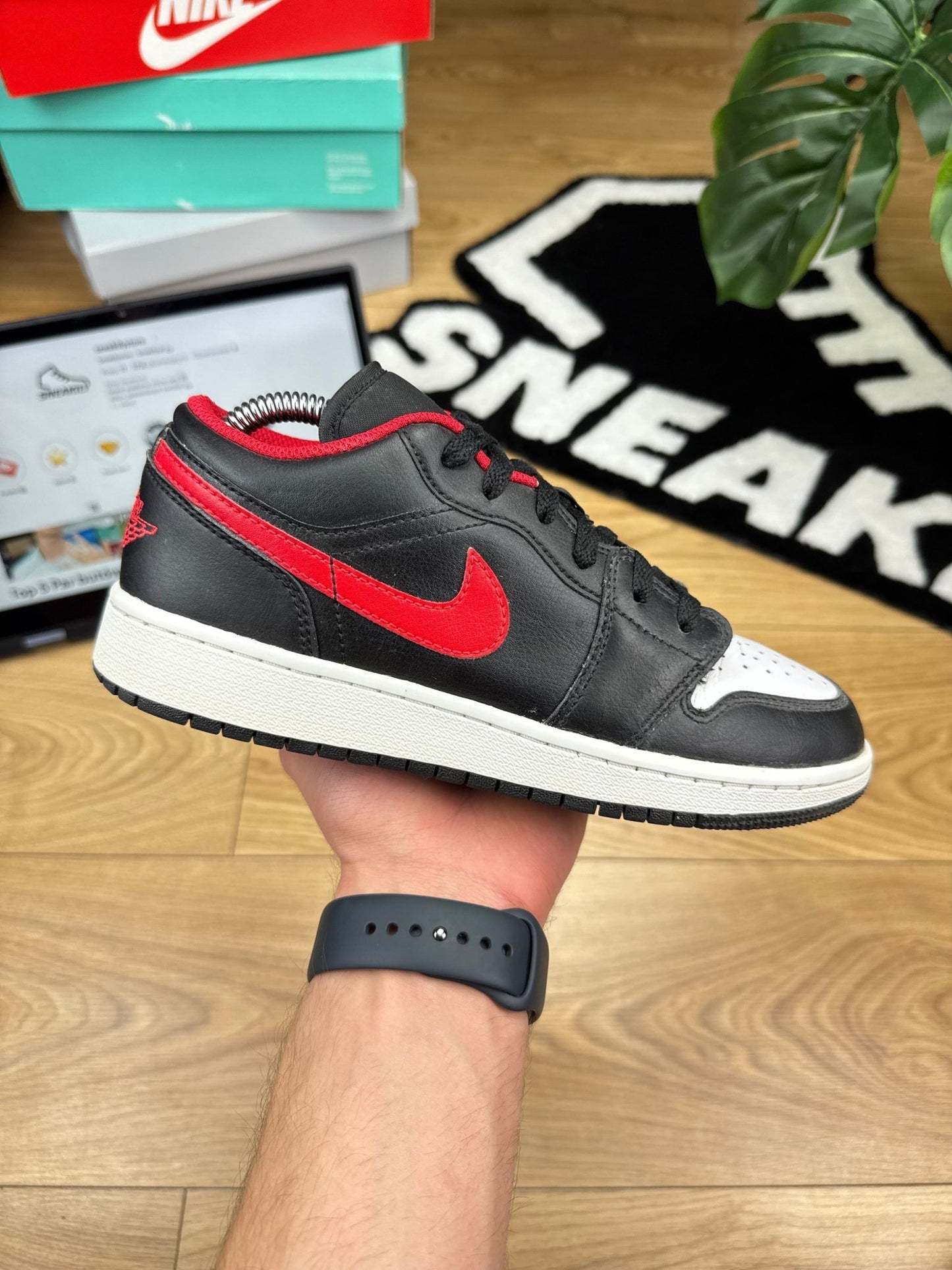 Nike Air Jordan 1 Low (38.5)