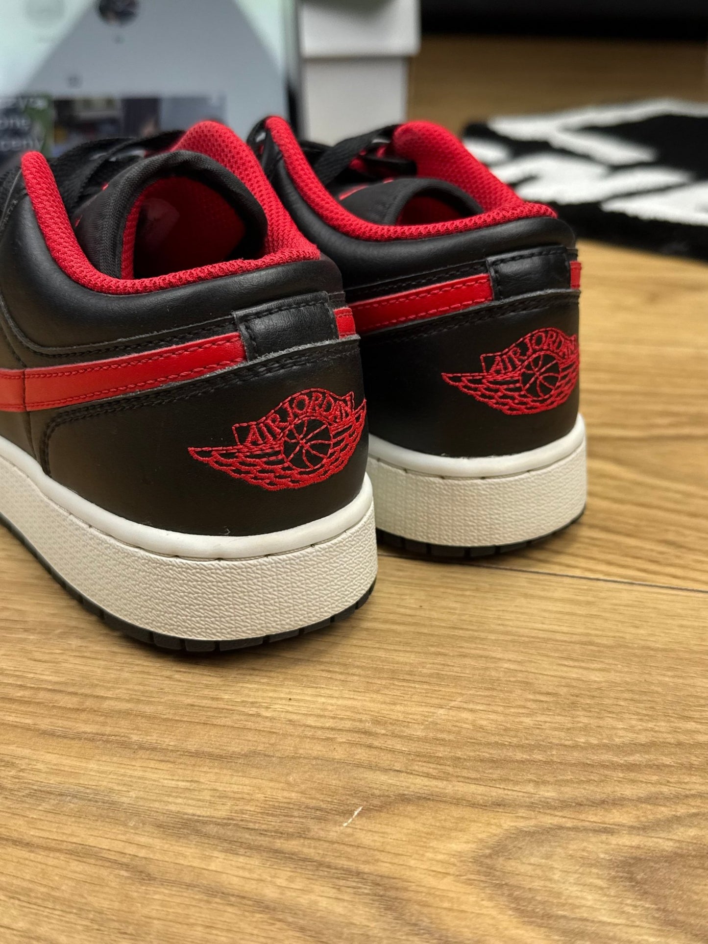 Nike Air Jordan 1 Low (38.5)