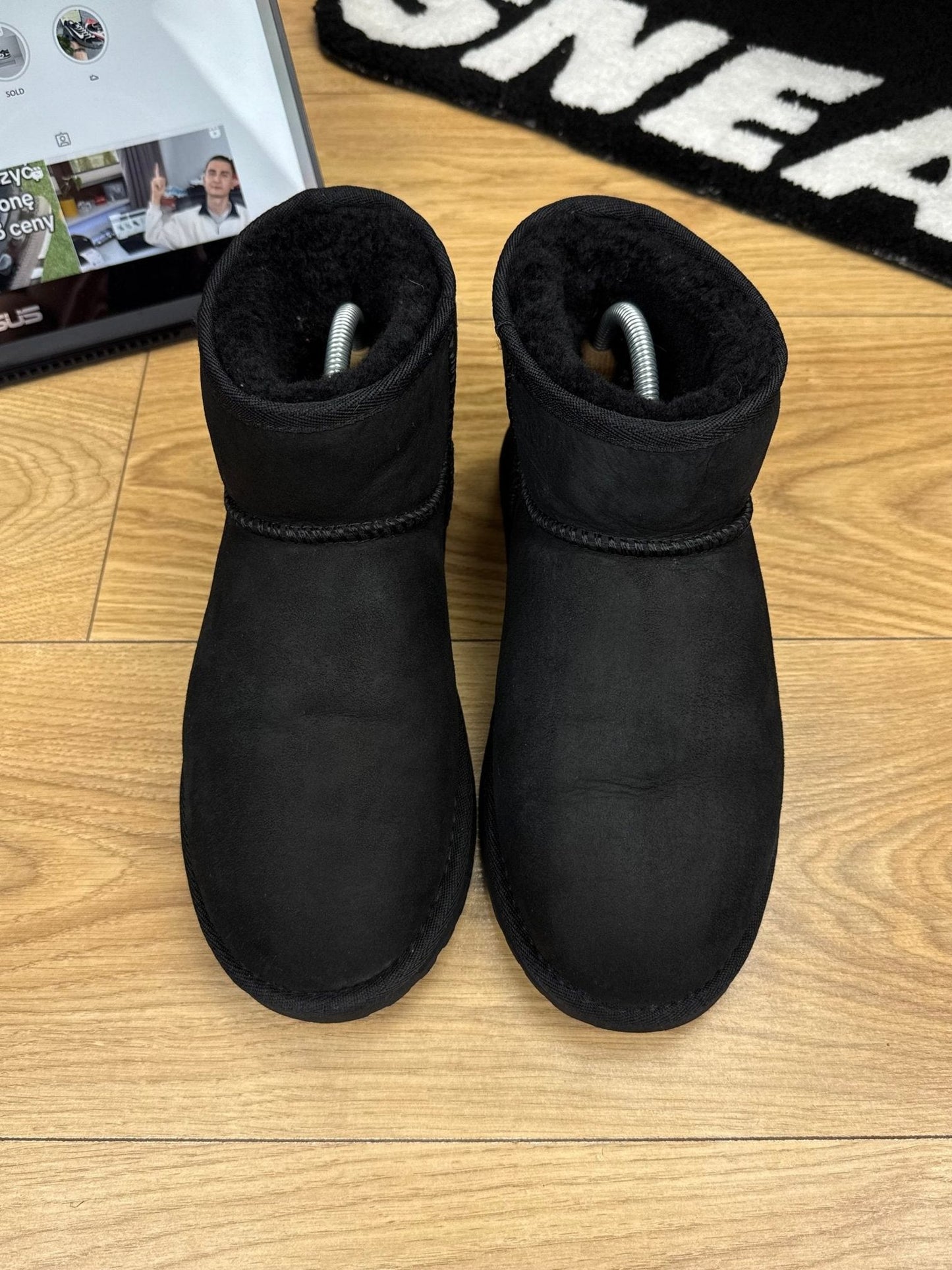 EMU Australia Stinger Micro — buty sportowe męskie w dobrym stanie rozmiar 40, wewnętrzny panel prawego buta