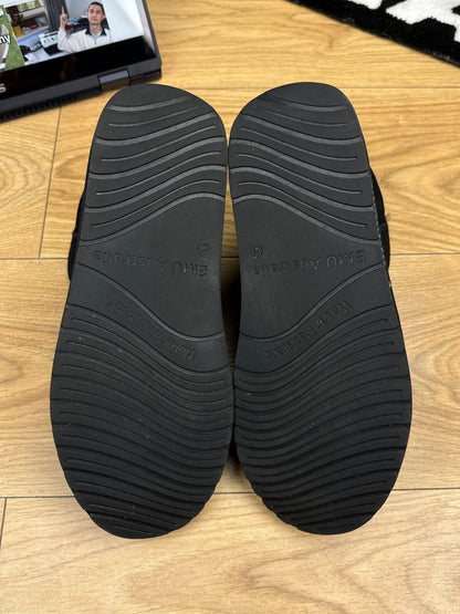 EMU Australia Stinger Micro — buty sportowe męskie w dobrym stanie rozmiar 40, podeszwa