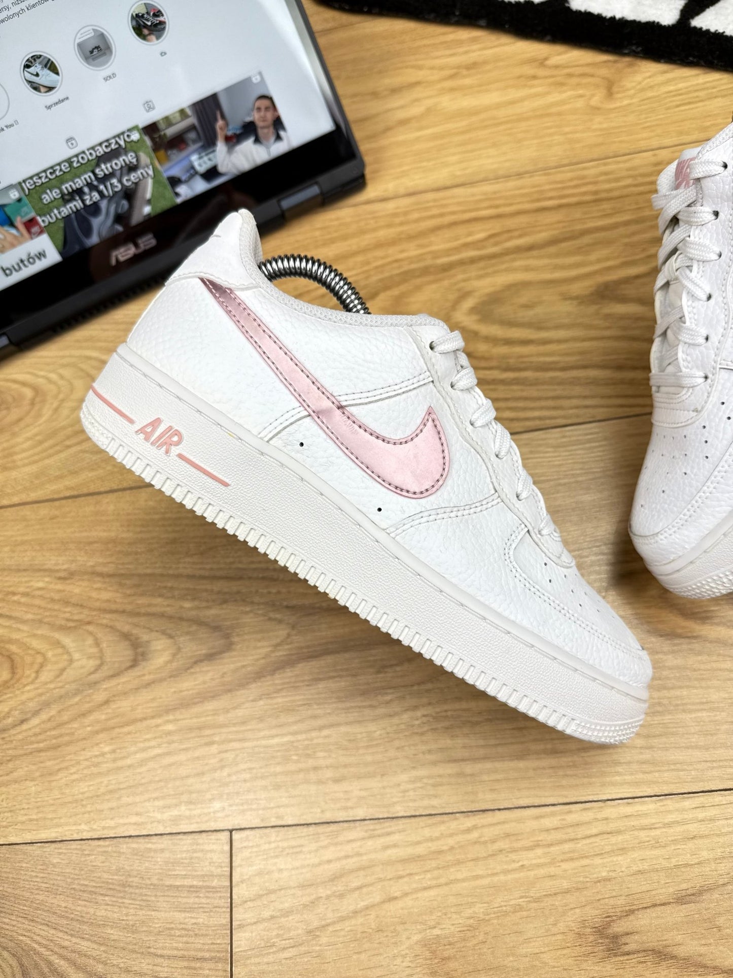 Nike Air Force 1 Low (40)