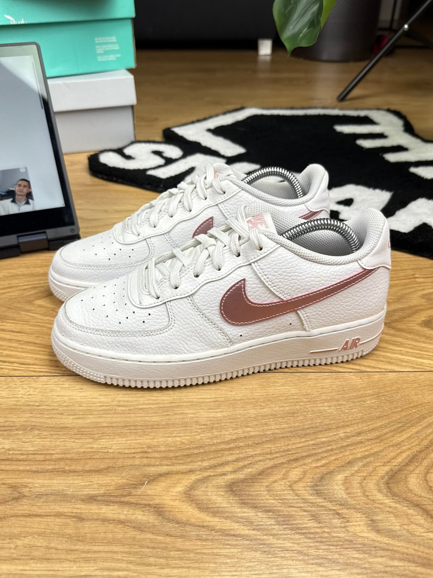 Nike Air Force 1 Low (40)