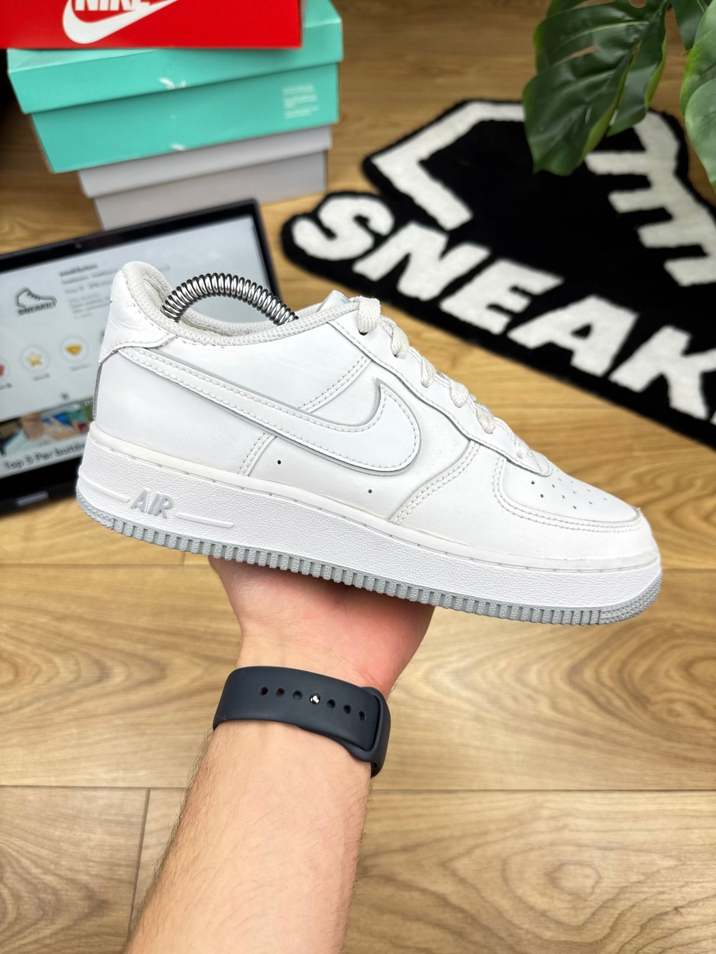 Nike Air Force 1 Low (38.5)