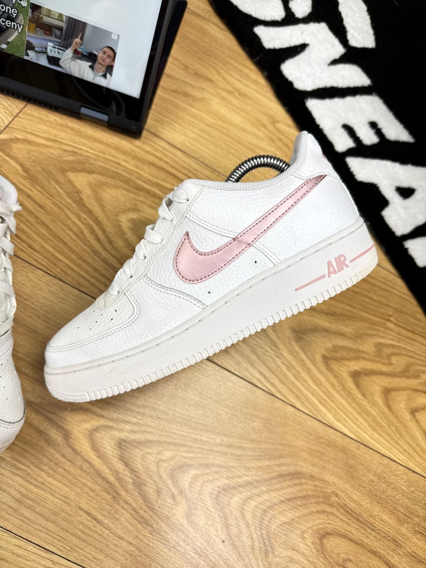 Nike Air Force 1 Low (40)
