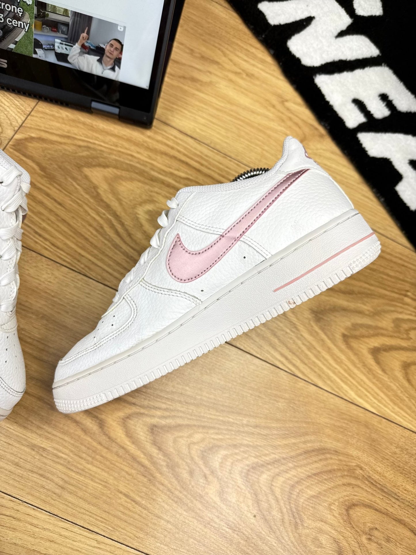 Nike Air Force 1 Low (40)