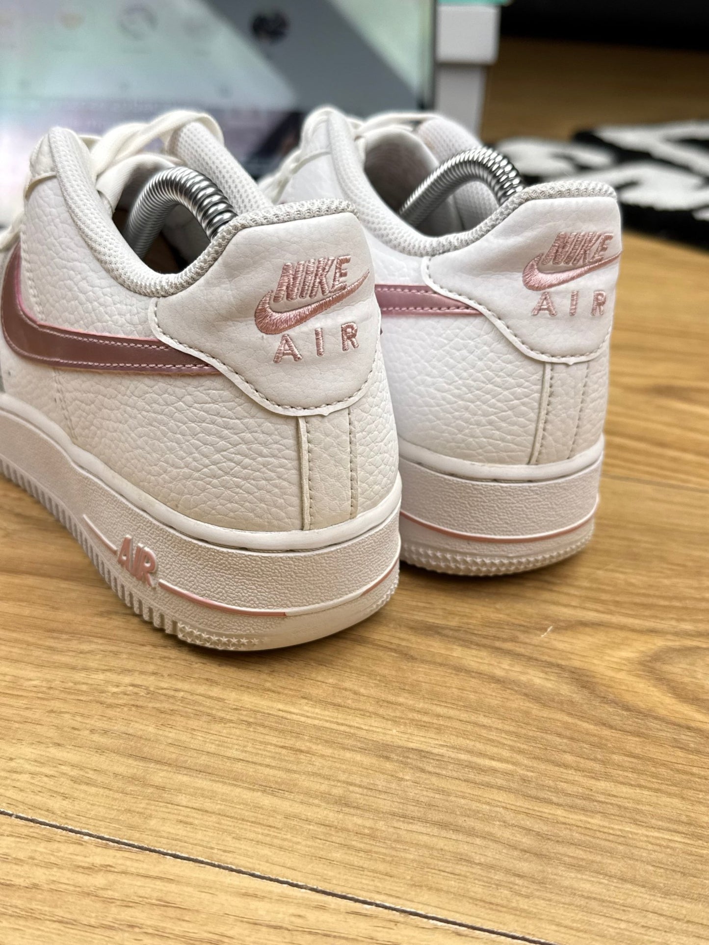 Nike Air Force 1 Low (40)