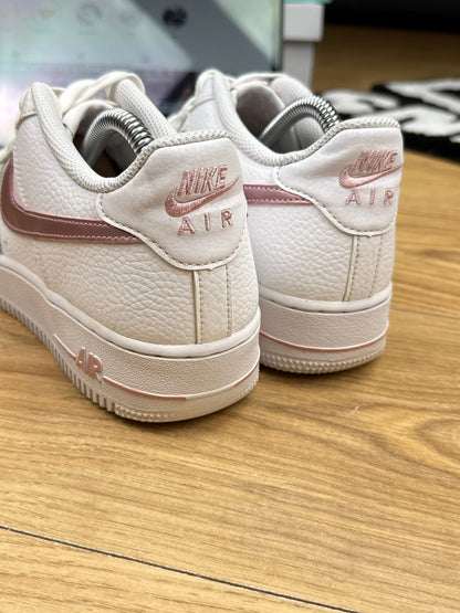 Nike Air Force 1 Low (40)