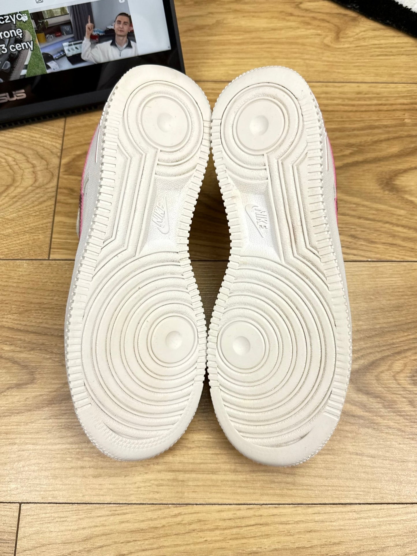 Nike Air Force 1 Low (40)