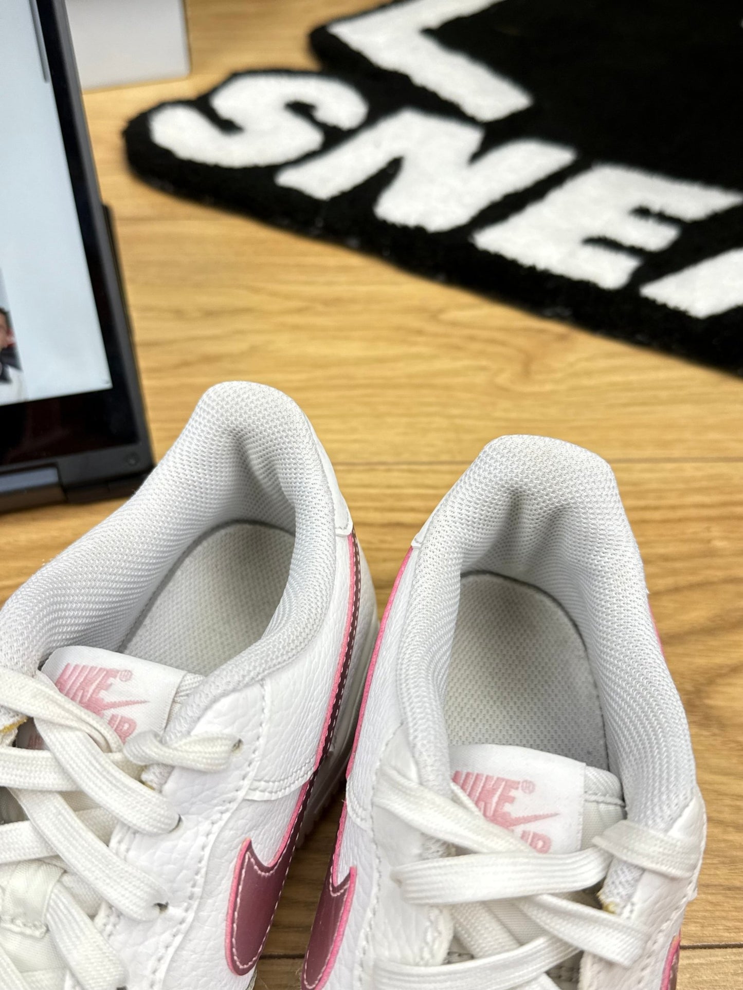 Nike Air Force 1 Low (40)