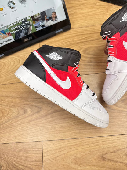 Nike Air Jordan 1 Mid (40)