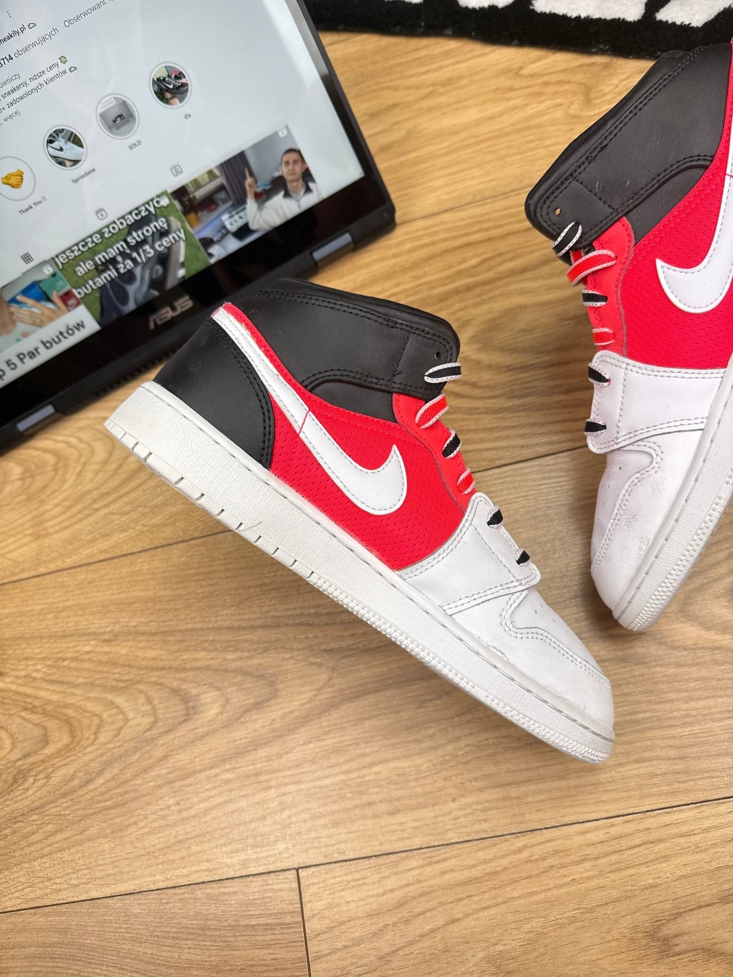 Nike Air Jordan 1 Mid (40)