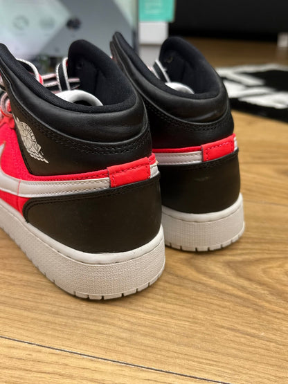 Nike Air Jordan 1 Mid (40)