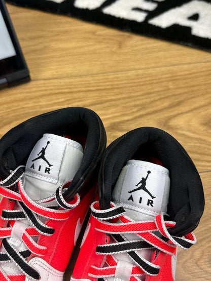 Nike Air Jordan 1 Mid (40)