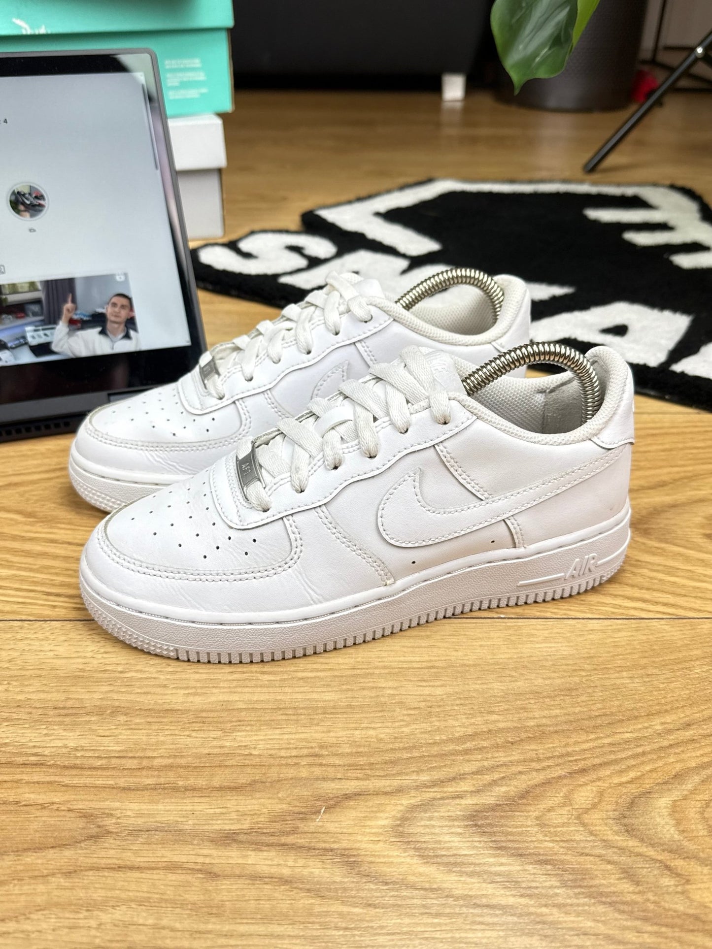 Nike Air Force 1 Low (37.5)