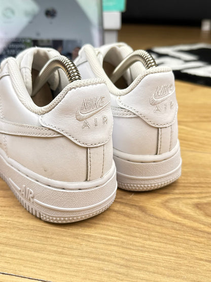 Nike Air Force 1 Low (37.5)