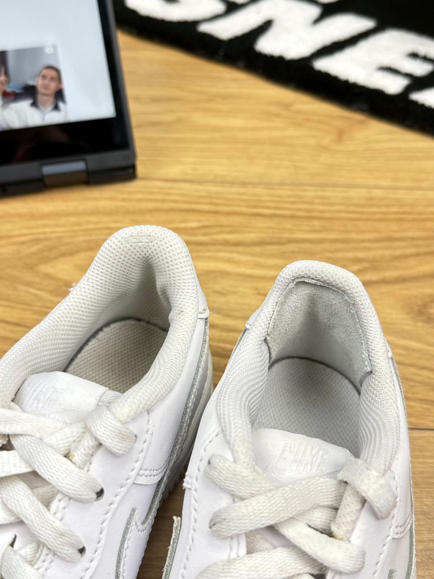 Nike Air Force 1 Low (37.5)