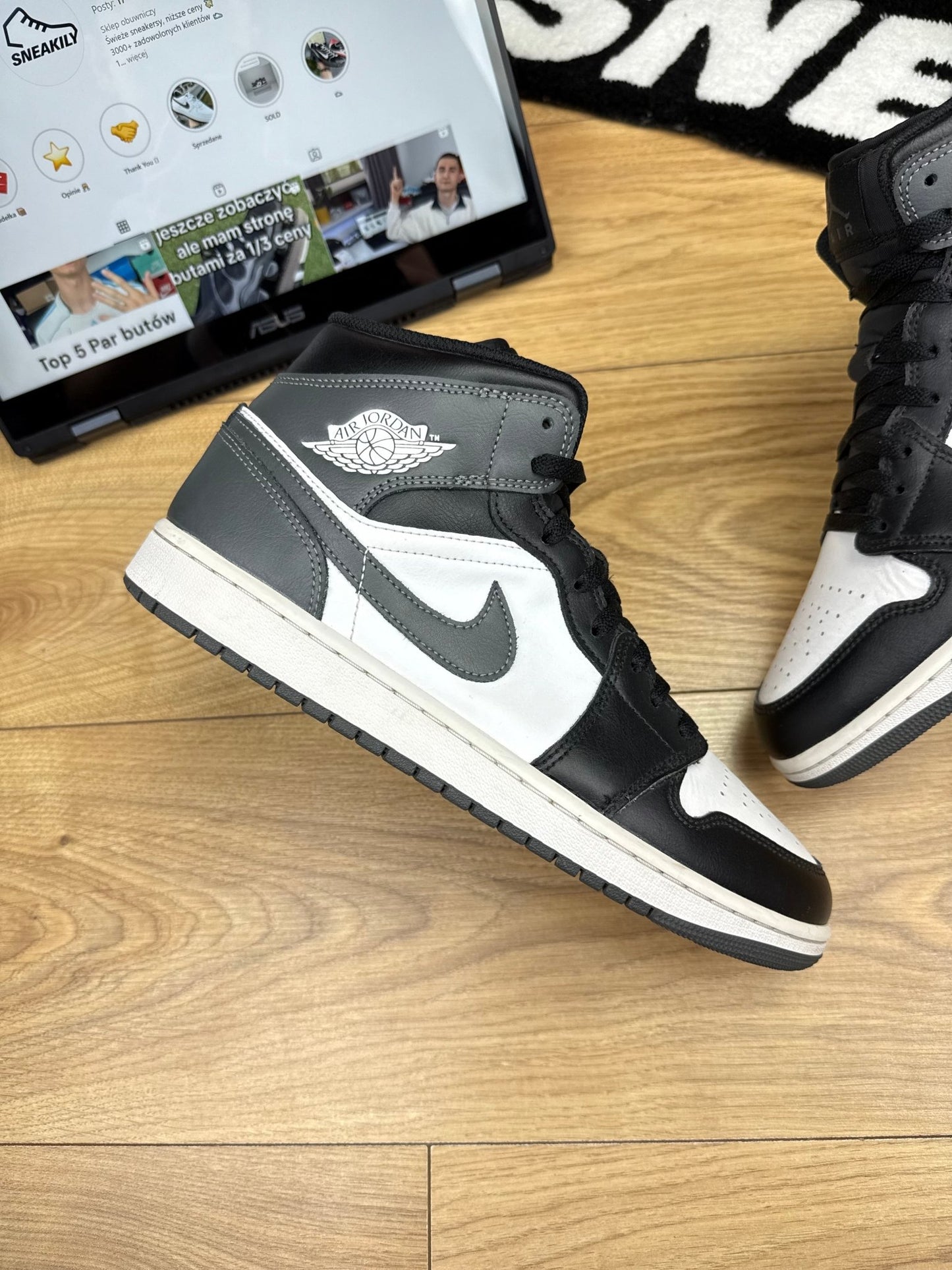 Nike Air Jordan 1 Mid (45)