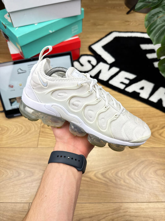 Nike Air Vapormax Plus (38.5)