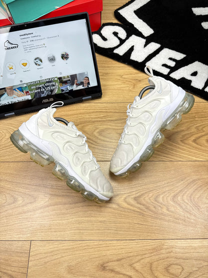Nike Air Vapormax Plus (38.5)