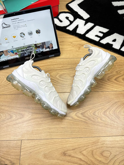 Nike Air Vapormax Plus (38.5)
