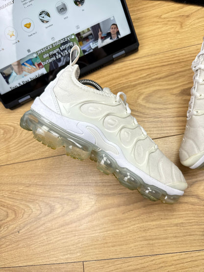 Nike Air Vapormax Plus (38.5)