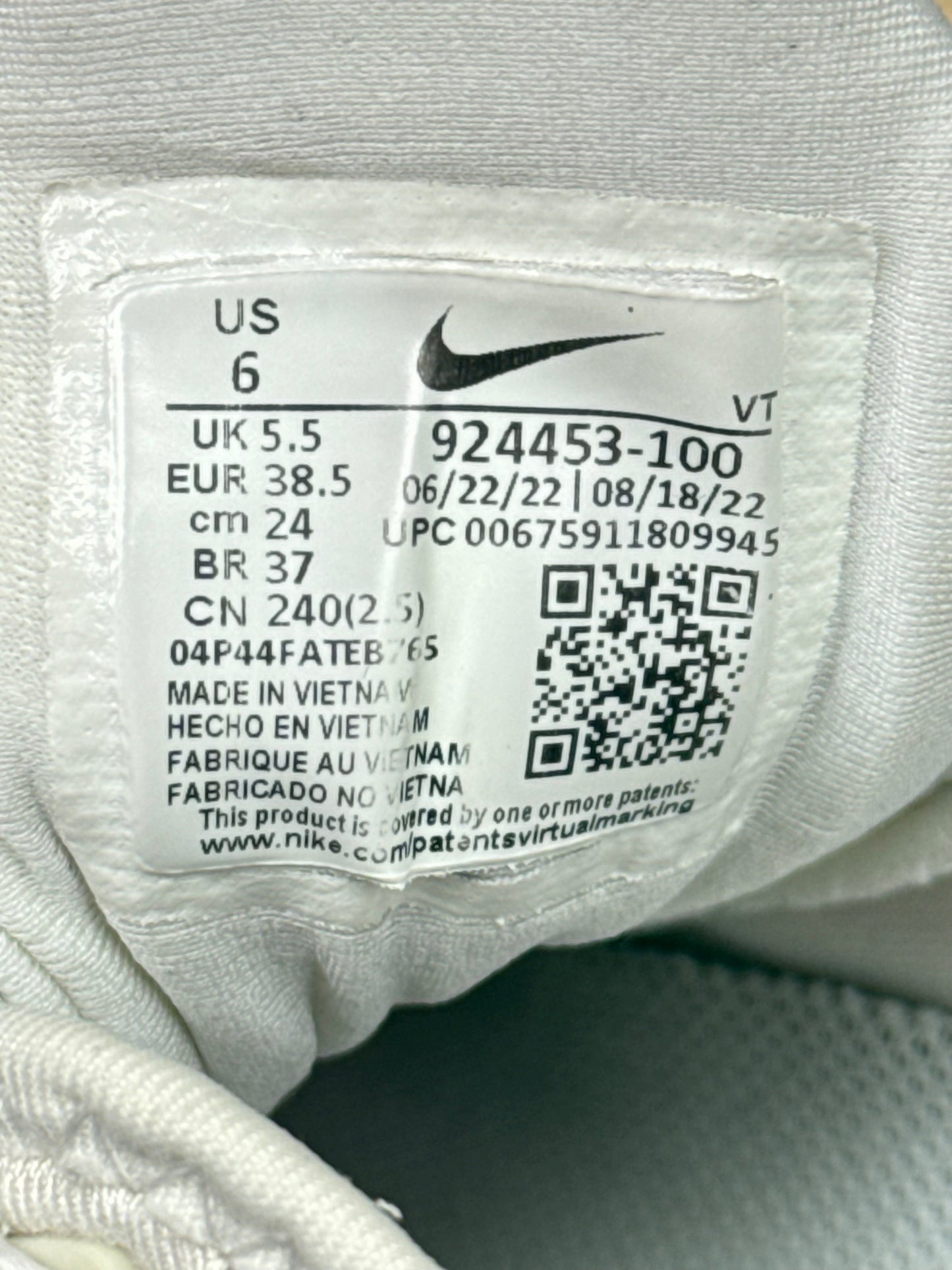 Nike Air Vapormax Plus (38.5)