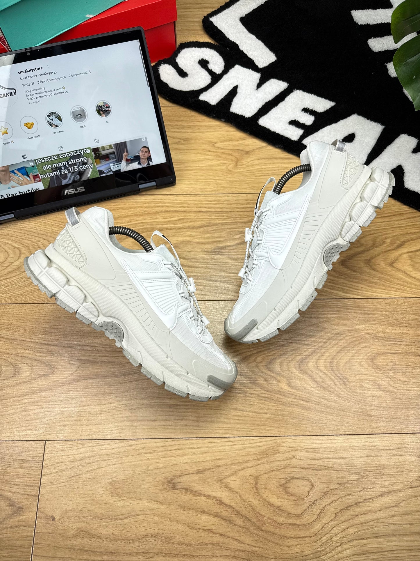 Nike Zoom Vomero Roam (42)