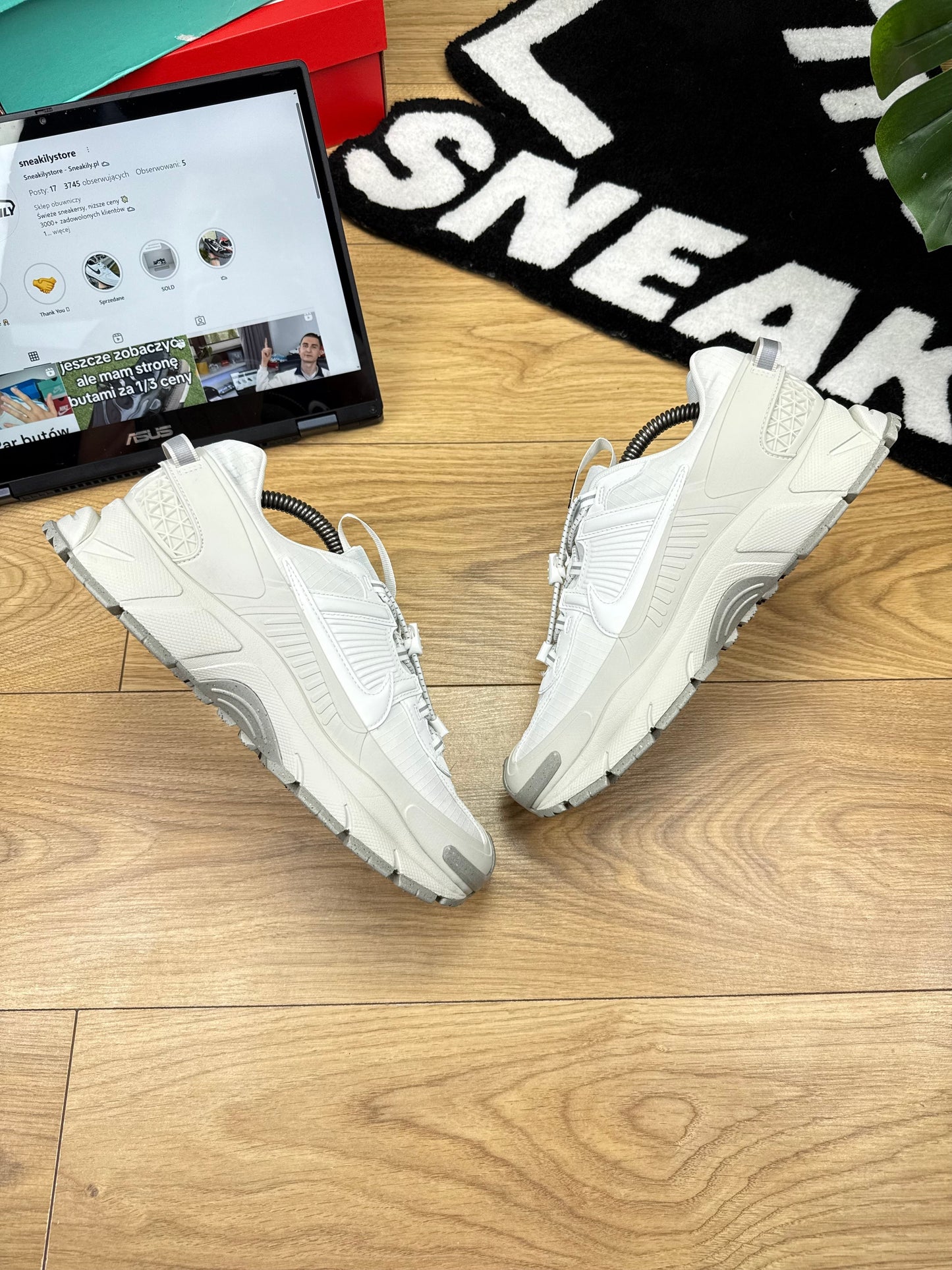 Nike Zoom Vomero Roam (42)