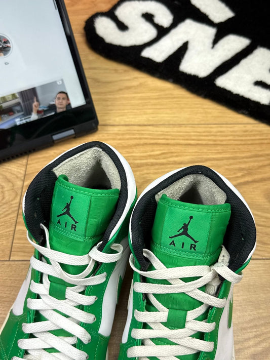 Nike Air Jordan 1 Mid — buty sportowe męskie w bardzo dobrym stanie rozmiar 44.5, widok z boku