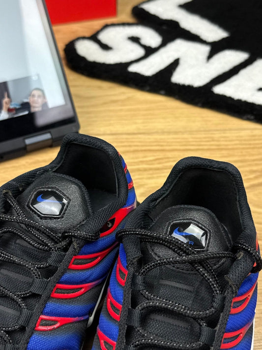 Nike Air Max Plus Spider-Man — buty sportowe męskie w bardzo dobrym stanie rozmiar 42.5, widok z boku