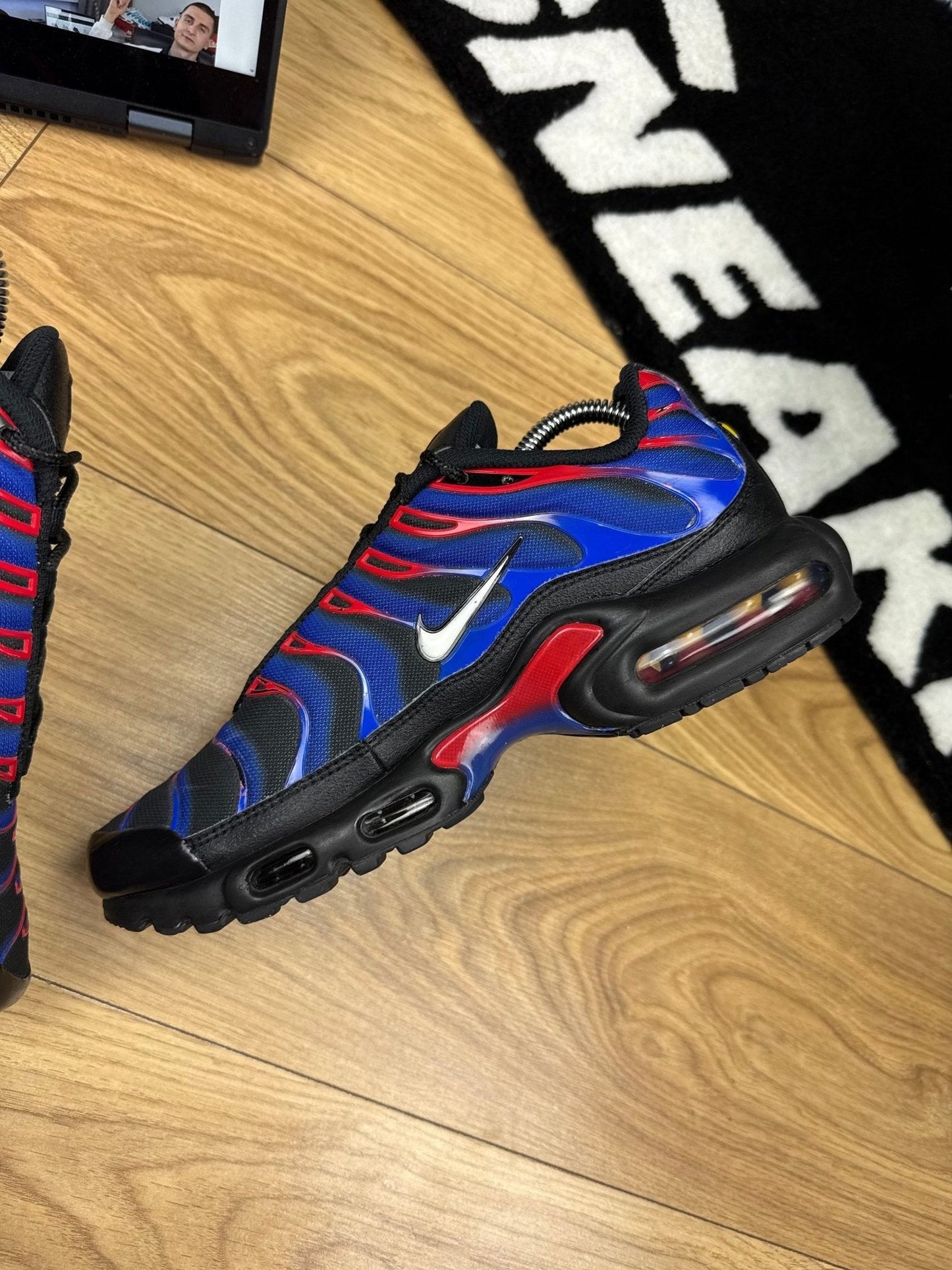 Nike Air Max Plus Spider-Man — buty sportowe męskie w bardzo dobrym stanie rozmiar 42.5, wewnętrzny panel prawego buta