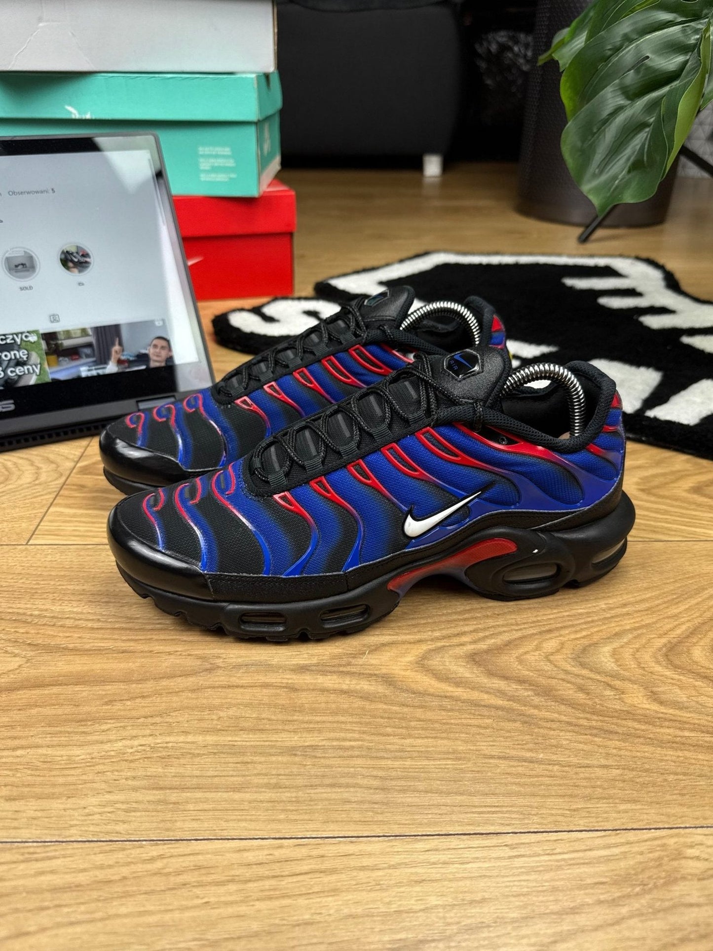 Nike Air Max Plus Spider-Man — buty sportowe męskie w bardzo dobrym stanie rozmiar 42.5, widok z góry