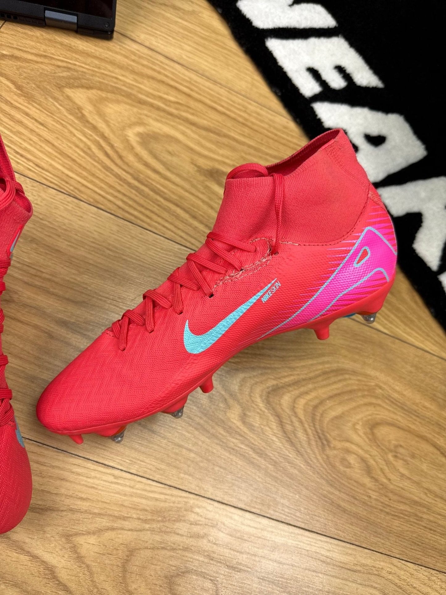 Nike Air Zoom Mercurial Superfly 10 Academy SG-Pro AC — buty sportowe męskie w bardzo dobrym stanie rozmiar 42, wewnętrzny panel prawego buta
