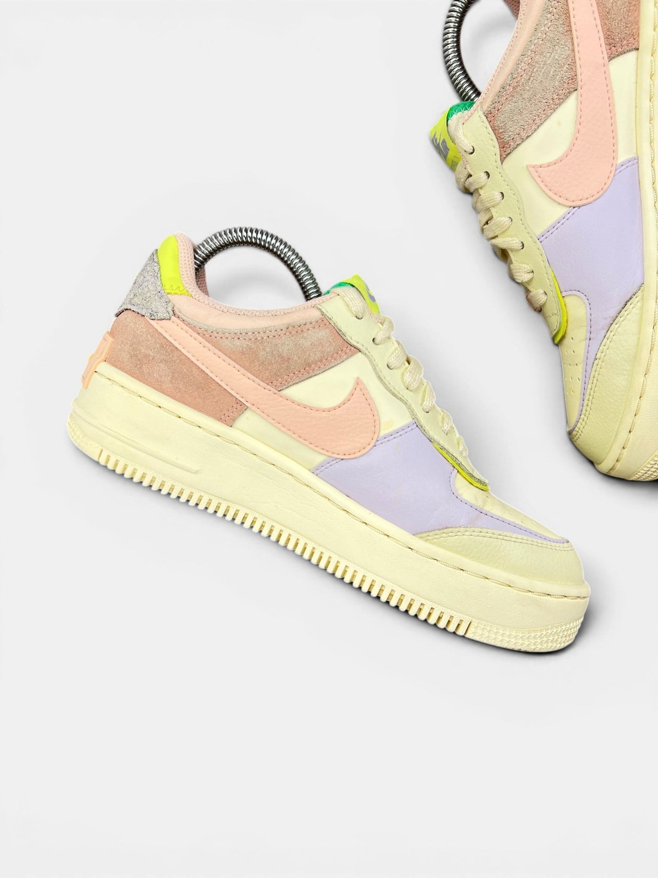 Nike Air Force 1 Low Cashmere — buty sportowe damskie w bardzo dobrym stanie rozmiar 38.5, wewnętrzny panel lewego buta