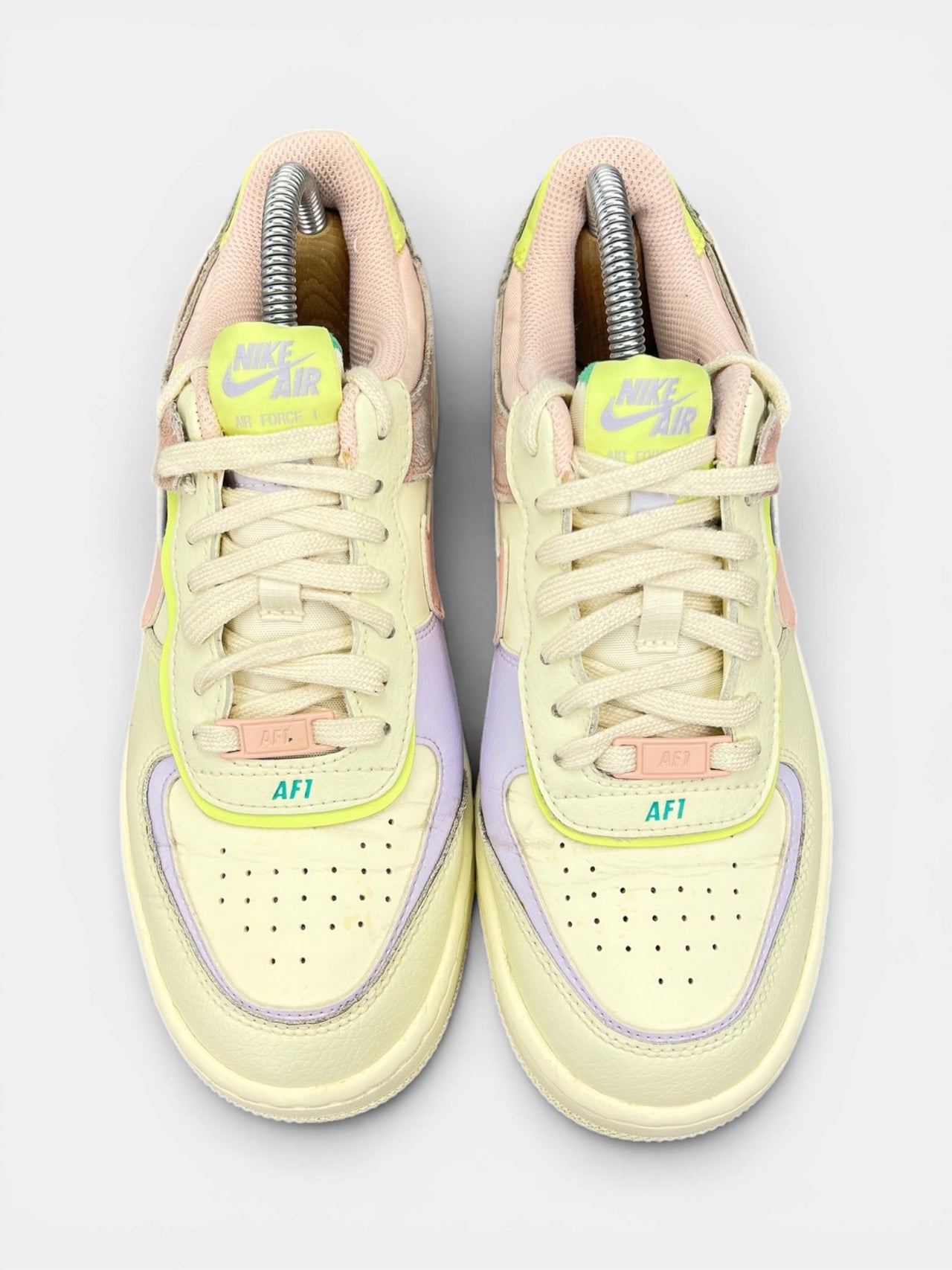 Nike Air Force 1 Low Cashmere — buty sportowe damskie w bardzo dobrym stanie rozmiar 38.5, widok z góry