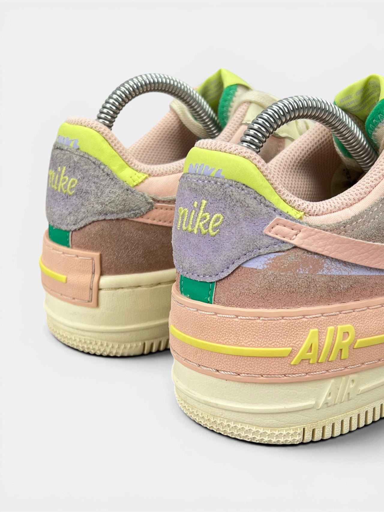 Nike Air Force 1 Low Cashmere — buty sportowe damskie w bardzo dobrym stanie rozmiar 38.5, widok z tyłu