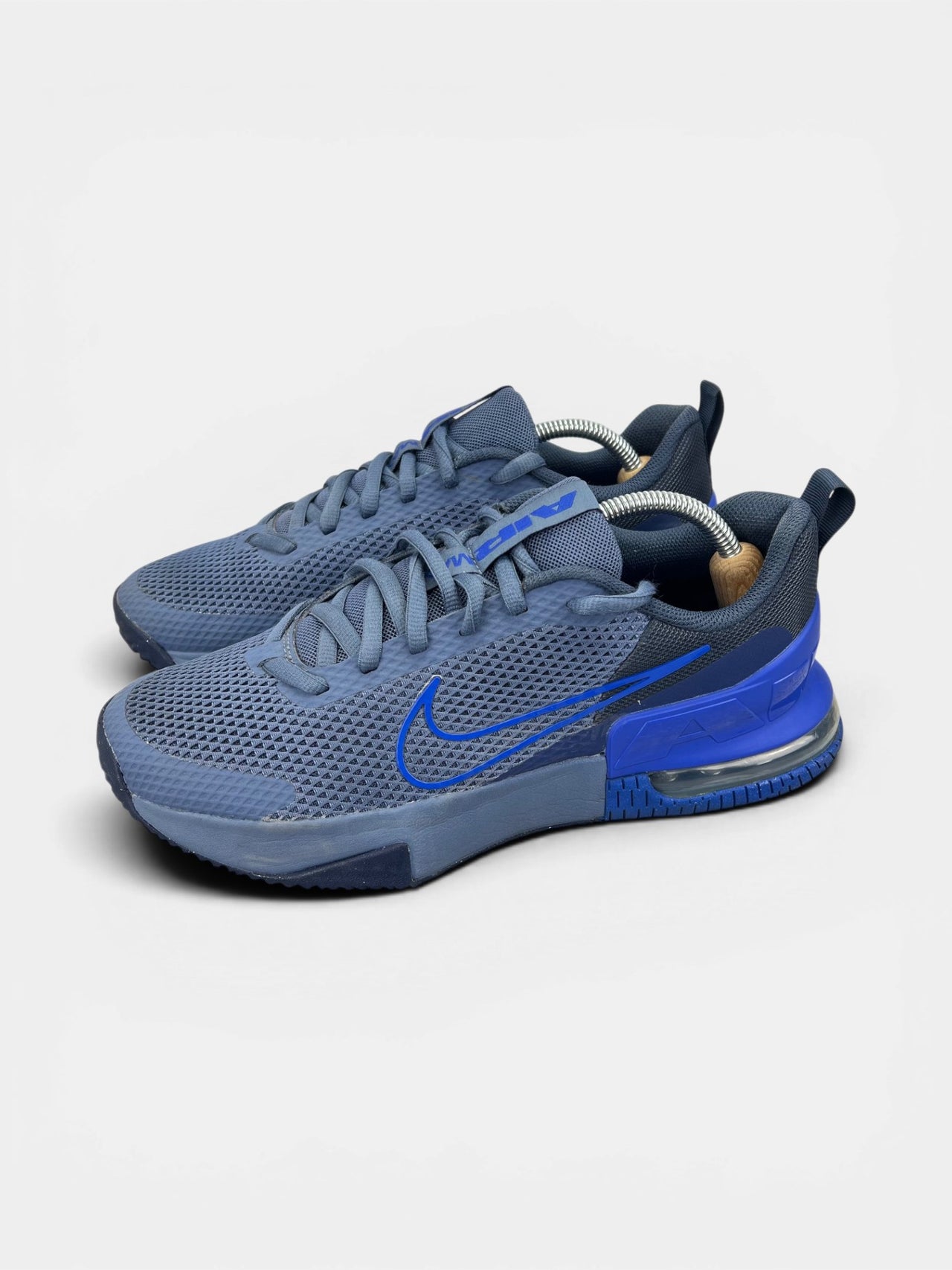 Nike Air Max Alpha Trainer 6 Diffused Blue — buty sportowe męskie w bardzo dobrym stanie rozmiar 44, widok z boku