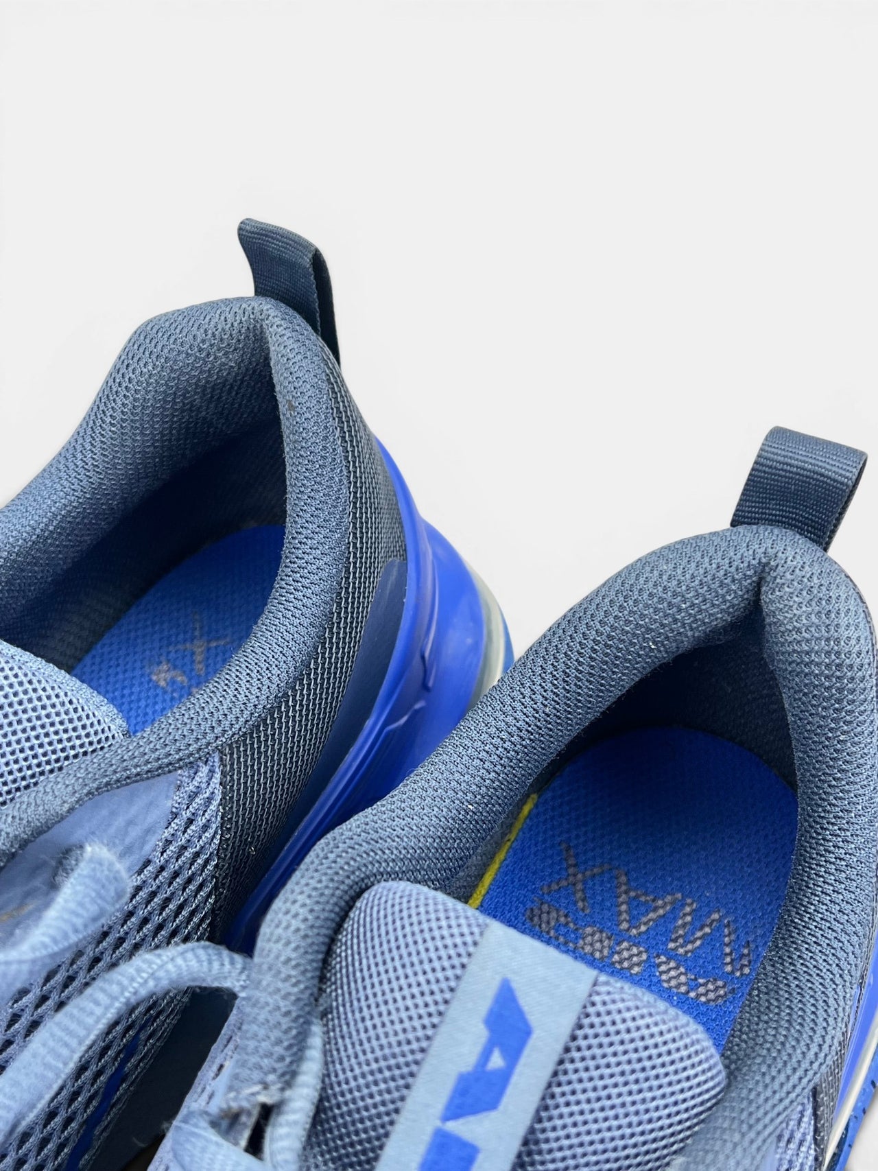 Nike Air Max Alpha Trainer 6 Diffused Blue — buty sportowe męskie w bardzo dobrym stanie rozmiar 44, zapiętki butów