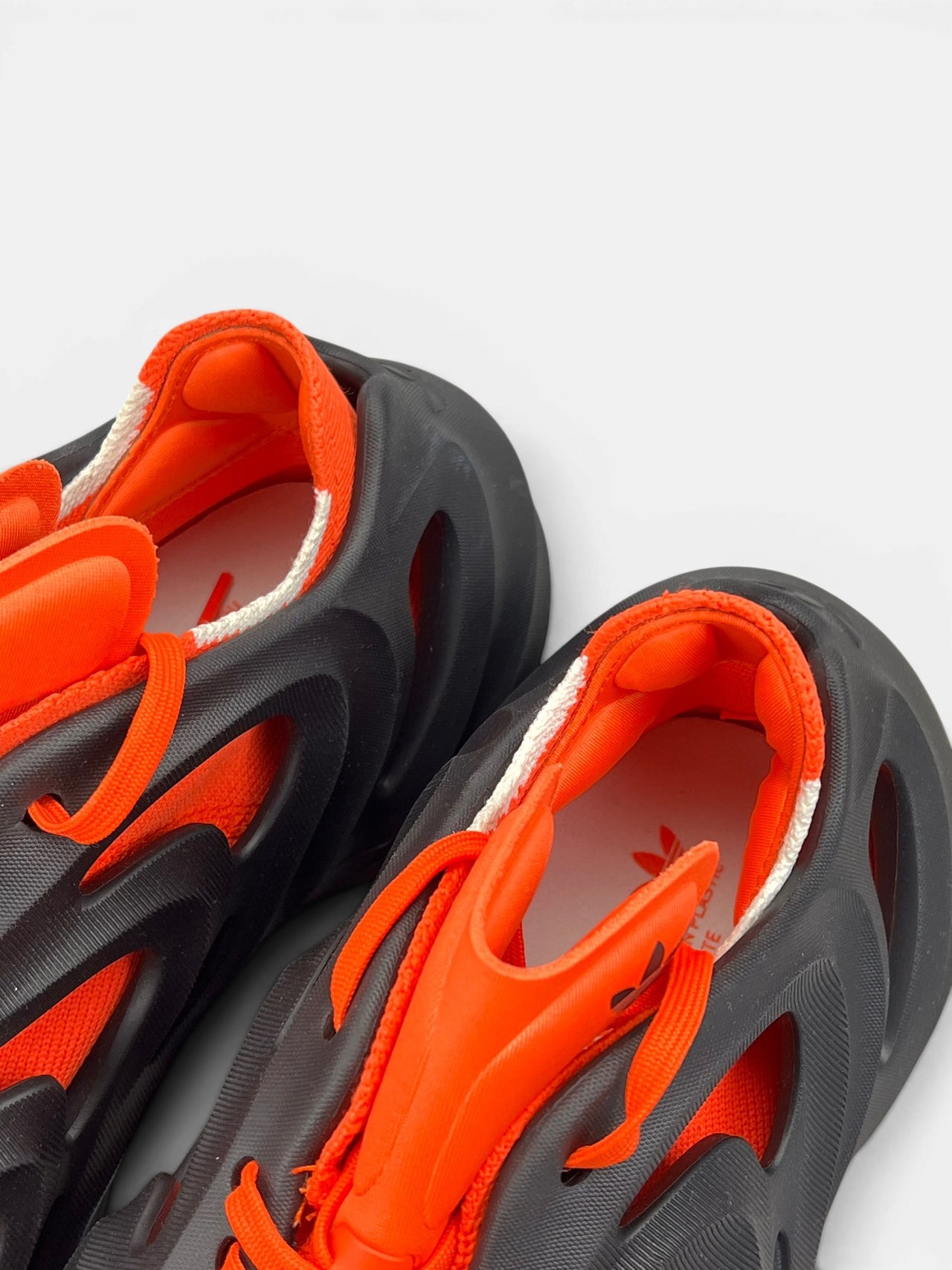Adidas adiFOM Q Core Black — buty sportowe męskie nowe rozmiar 41 1/3, zapiętki butów