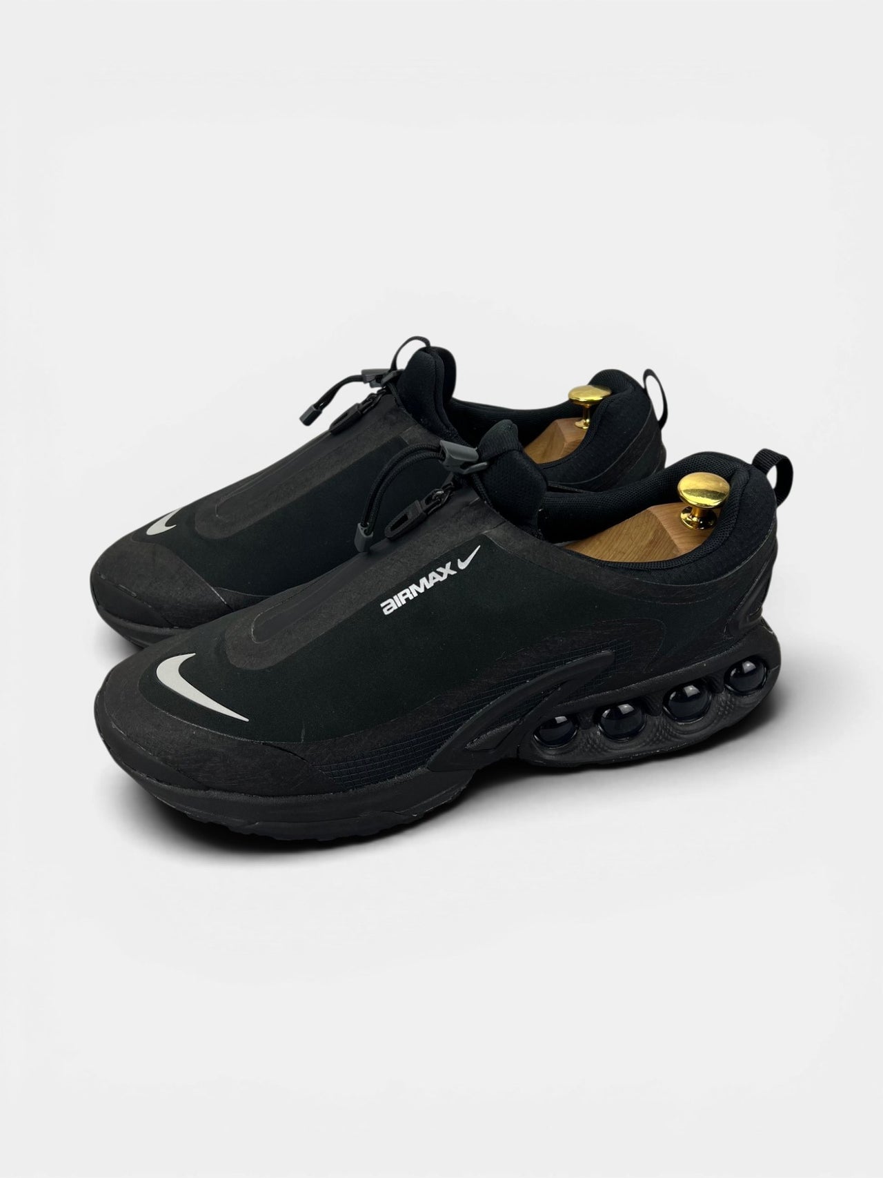 Nike Air Max Dn Roam Triple Black — buty sportowe męskie w bardzo dobrym stanie rozmiar 45, widok z boku