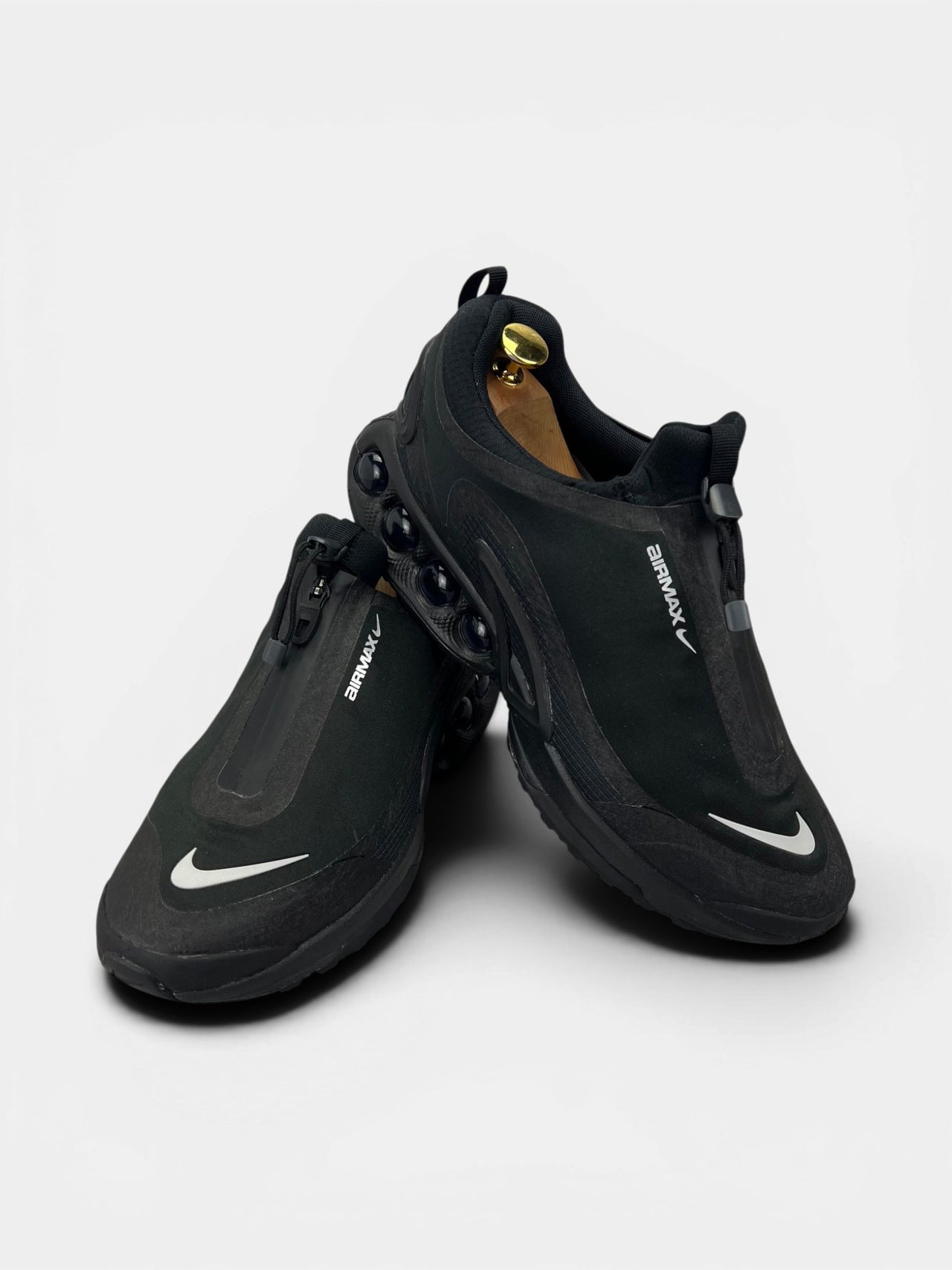 Nike Air Max Dn Roam Triple Black — buty sportowe męskie w bardzo dobrym stanie rozmiar 45, boczny profil