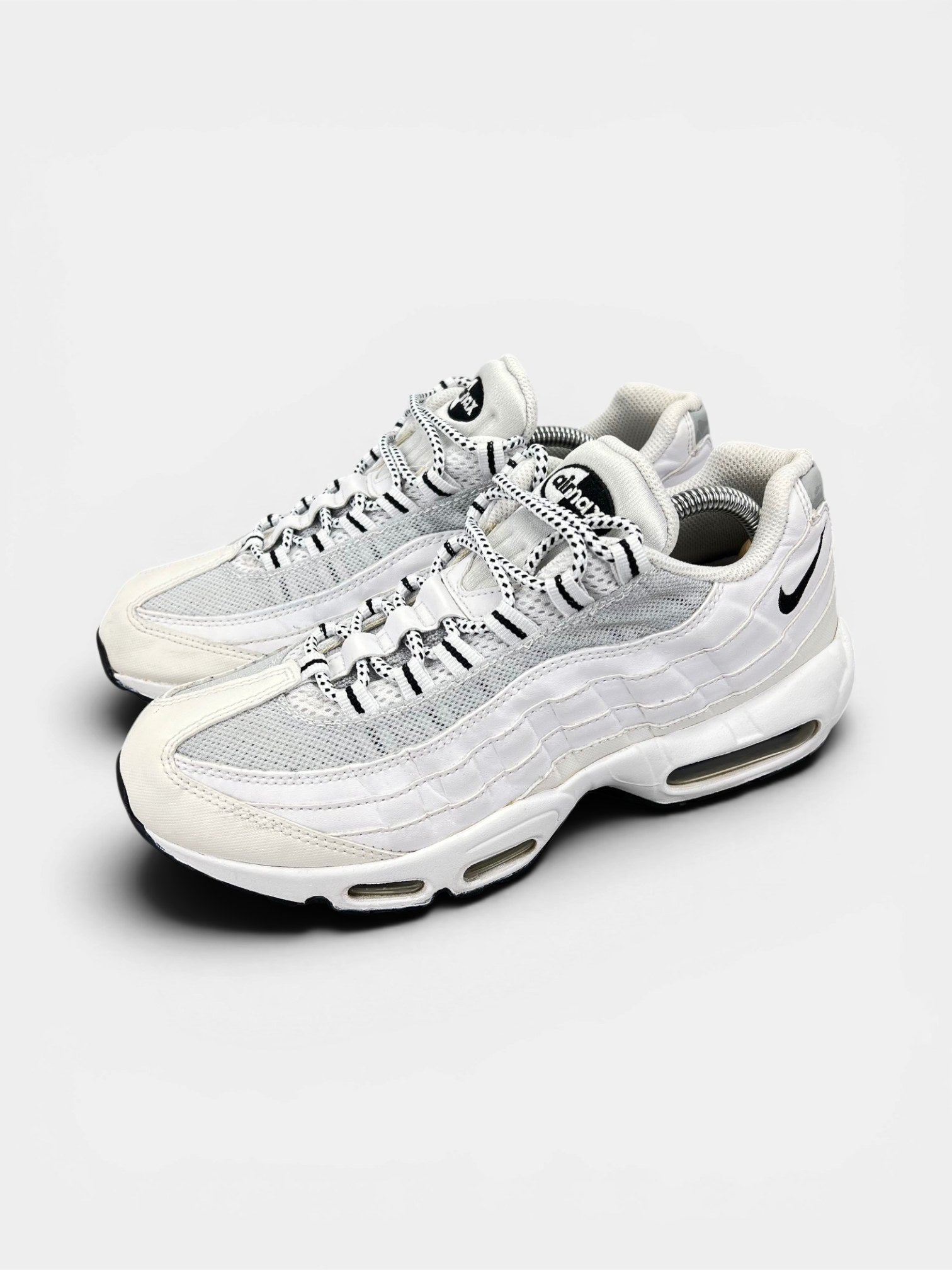 Nike Air Max 95 White Black — buty sportowe męskie w bardzo dobrym stanie rozmiar 42, widok z boku